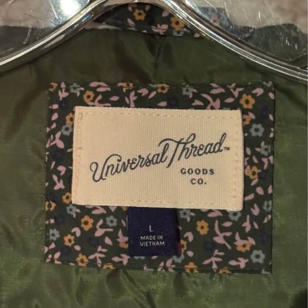 Universal Thread Floral Puffer Vest - Picture 2 of 3
